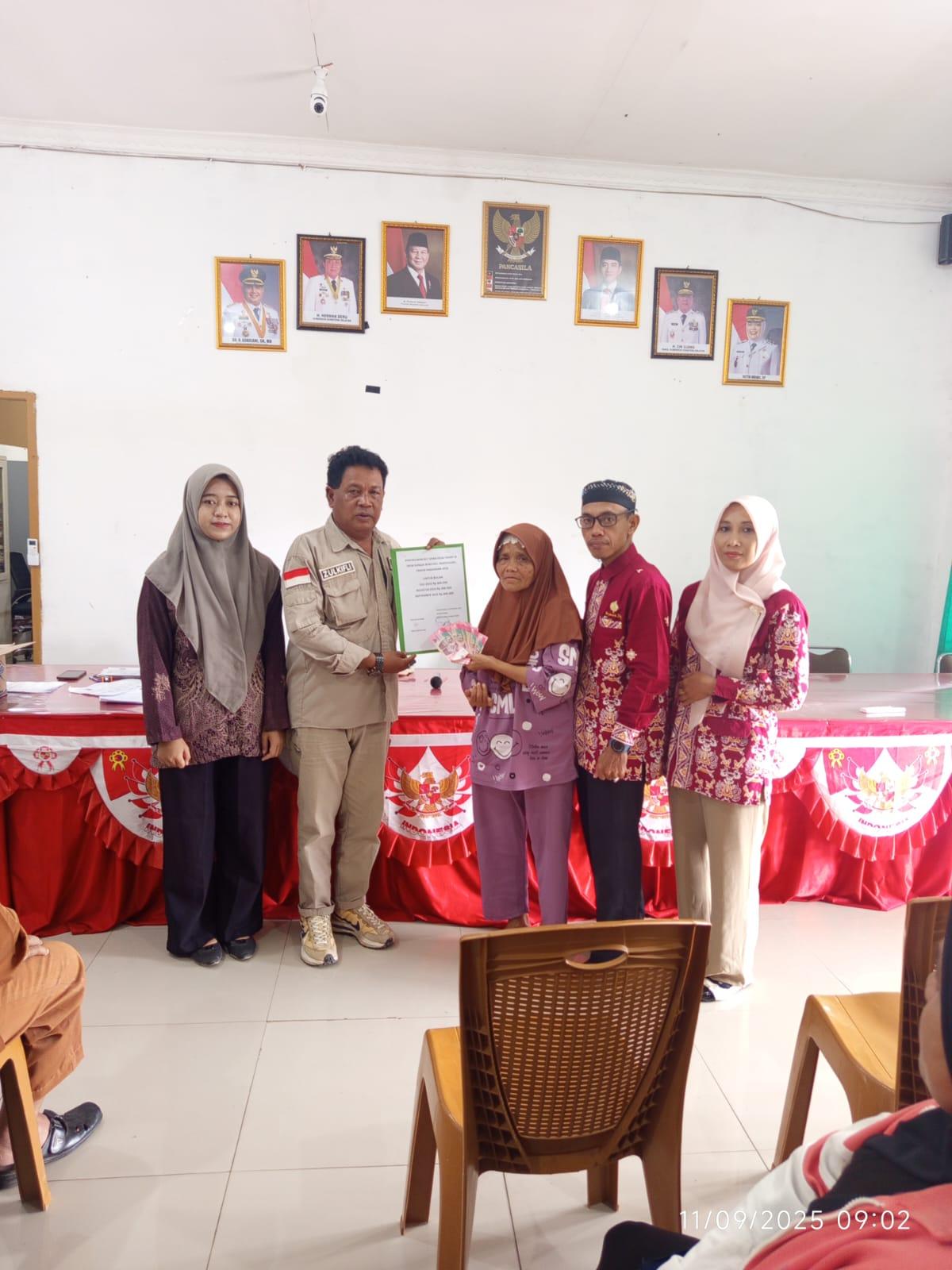 Pemdes Sungai Rebo Bagikan BLT Tahap III Tahun Anggaran 2025